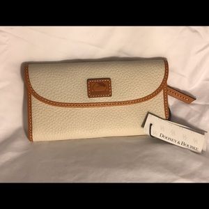 Dooney & Bourke wallet - Bone